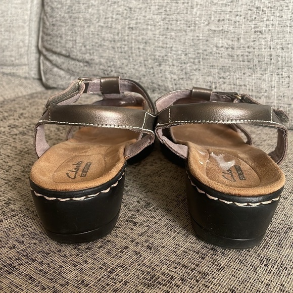 Clarks Collection Hayla Flute Gold Leather Sandal Wedge Size US 11 - Picture 7 of 13